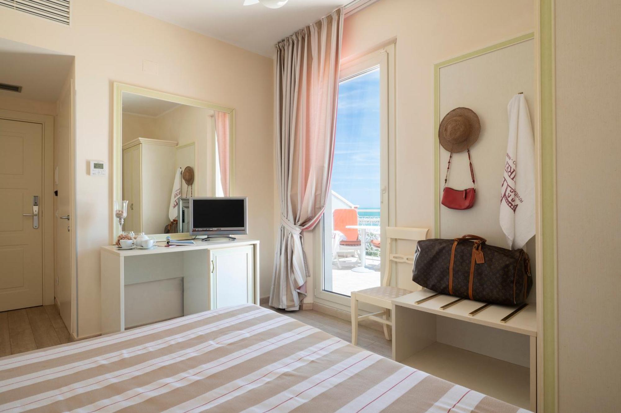 Hotel Villa Sirena นูมานา ภายนอก รูปภาพ